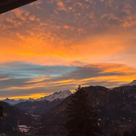 Bergpanorama Fuer 12 Gaeste, 6 Schlafzimmer * Cazis